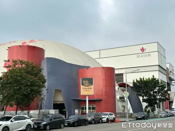 ▲▼漢神,置地,台中百貨            。（圖／記者陳筱惠攝）