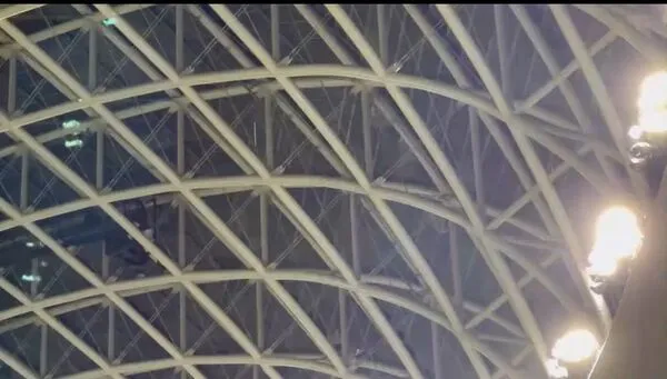 ▲大巨蛋又漏水。（圖／台北市議員曾獻瑩提供）