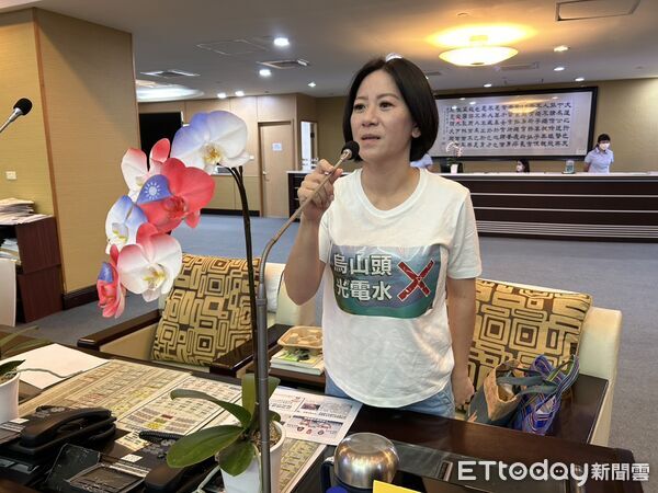 ▲李中岑關切非洲豬瘟衝擊滷肉飯與豬肉小吃，要求市府提出防疫作為。（記者林東良翻攝）