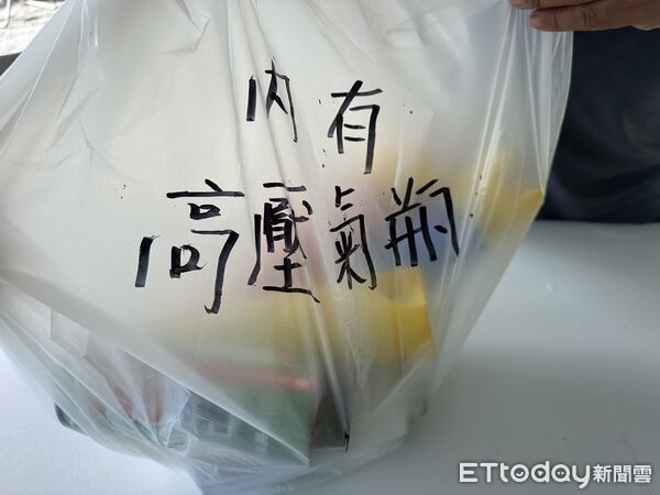 ▲廢鋰電池、高壓氣瓶錯丟恐釀火警。（圖／記者楊晨東翻攝）