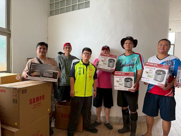 ▲▼蘇巧慧媒介多家廠商，捐贈近200件家具、家電等物資到災區。（圖／蘇巧慧國會辦公室提供）