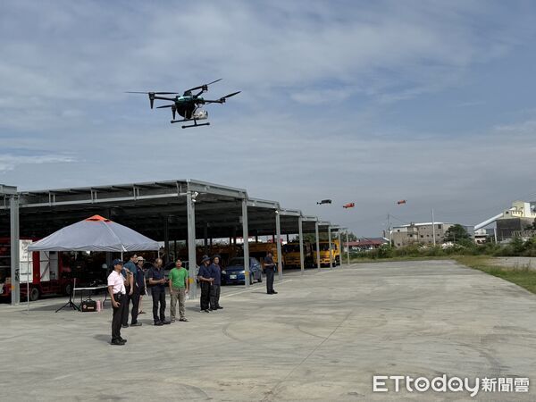▲消防局於四鯤鯓古運河水域實地進行模擬溺者影像收集作業。（記者林東良翻攝，下同）