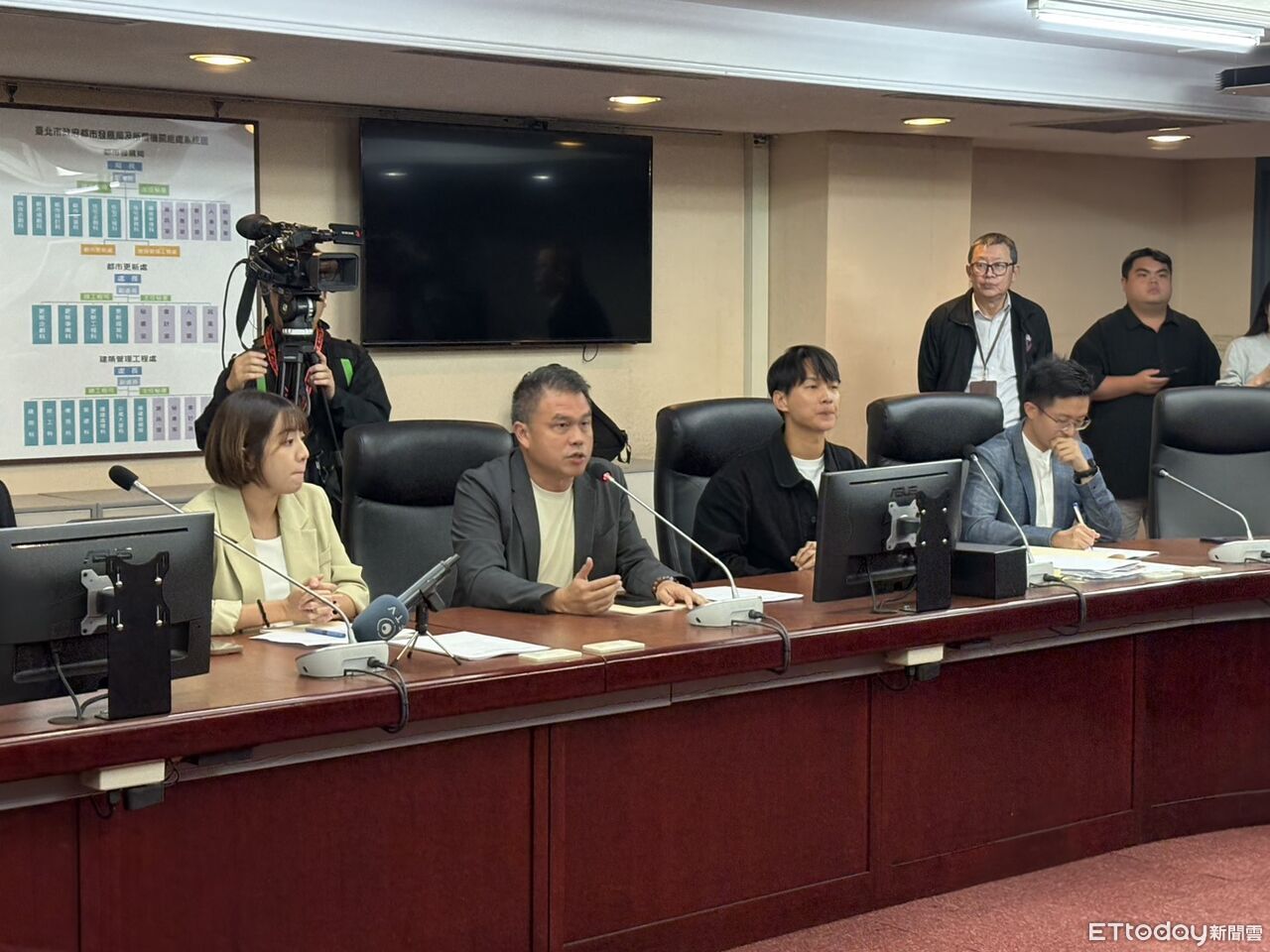 雙城論壇繼續卡關？　林奕華認了：還在跟上海協調時間