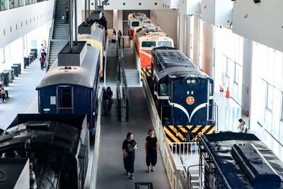 12輛經典火車頭齊聚苗栗！登高七層展望塔賞景　還能體驗投煤練習