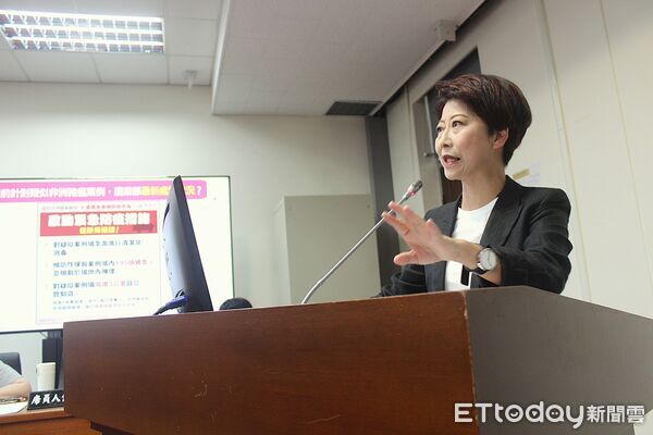 ▲立委陳亭妃質詢非洲豬瘟防疫狀況，要求資訊透明，勿讓民眾陷入不安。（記者林東良翻攝）