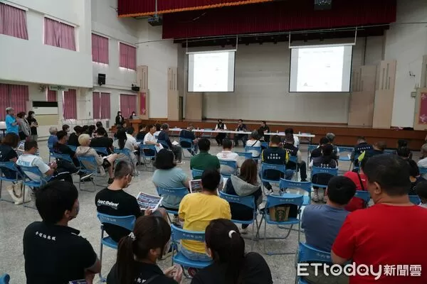 ▲市民代表與里長們出席踴躍，現場互動熱烈，關心地方建設進度。（圖／記者游瓊華翻攝）