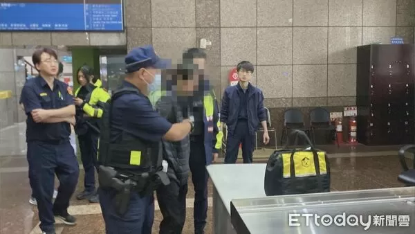 ▲▼ 基隆地檢署今日中午發生一起民眾攜帶刀械前往滋事事件 。（圖／記者郭世賢翻攝）