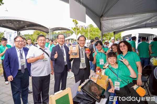 ▲2025年法務部矯正機關聯合展示(售)會於大台南會展中心開幕，吸引民眾參觀。（記者林東良翻攝，下同）