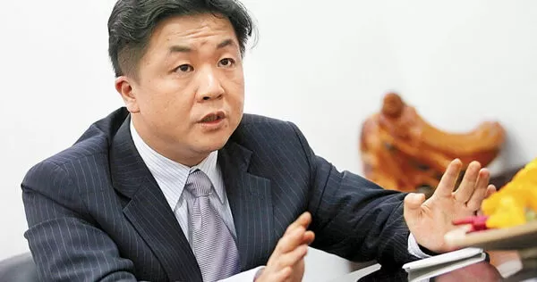 知名律師呂秋遠遭控介紹黑心徵信社，收了錢卻拍錯人，還害當事人官司敗訴。（圖／報系資料照）