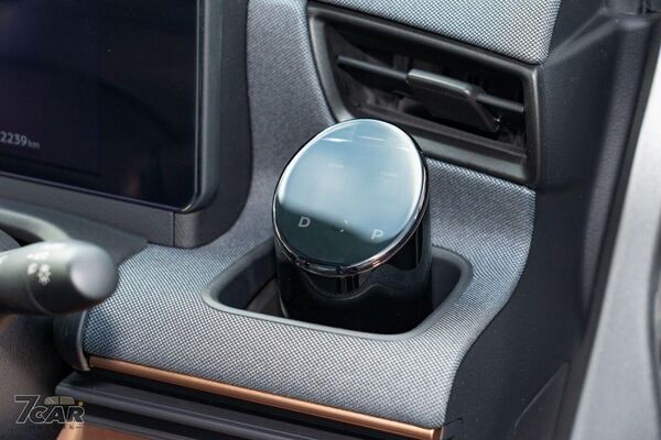 Nissan 推出「Ao-Solar Extender」太陽能擴展系統，為暢銷電動小車Sakura增添續航力