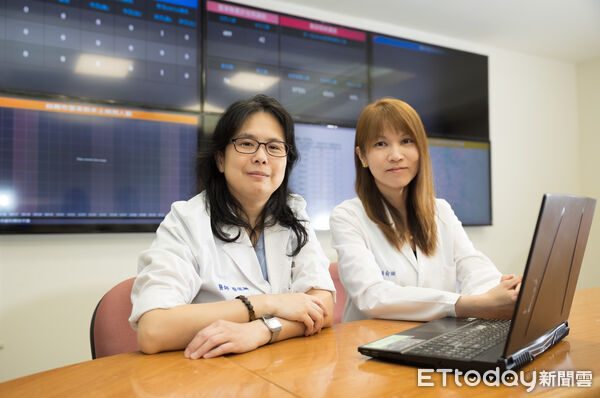 ▲成大醫院研發AI「CanWellBeing健康魔鏡」奪下AI醫療領航大獎，醫療與研發團隊合影。（記者林東良翻攝，下同）