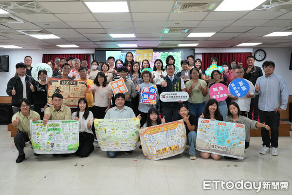 ▲台南市「青年審議成果交流會議」於永華市政中心登場，青年團隊向市府提出政策建言。（記者林東良翻攝，下同）