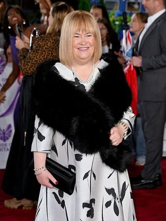 蘇珊頂著金色短直髮造型，亮相頒獎典禮紅毯。（翻攝susanboylemusic IG