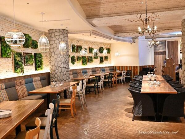 ▲▼台中主打石臼現磨鮮麥義大利麵。（圖／部落客糖糖提供）