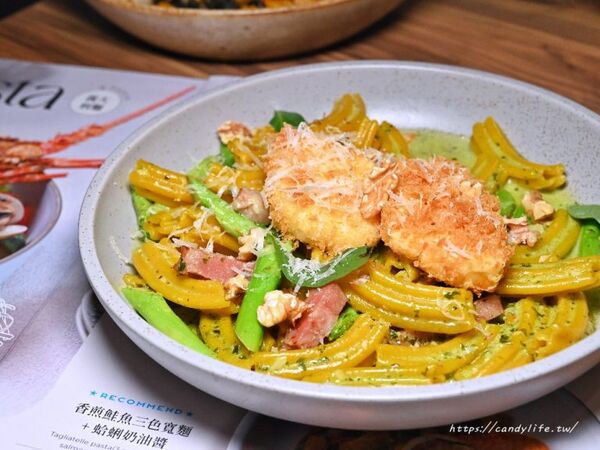 ▲▼台中主打石臼現磨鮮麥義大利麵。（圖／部落客糖糖提供）