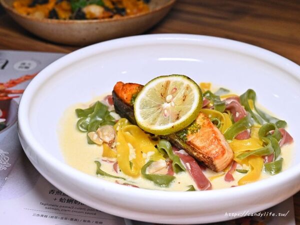 ▲▼台中主打石臼現磨鮮麥義大利麵。（圖／部落客糖糖提供）