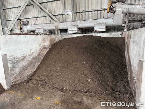 ▲本土非洲豬瘟案例出現後，環保局加開週日廚餘進場，確保清運不中斷。（記者林東良翻攝，下同）