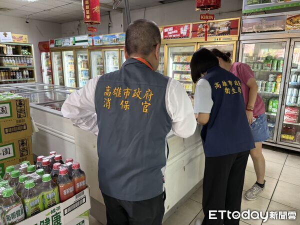 ▲▼高雄市衛生局攔截疑似非洲豬瘟問題肉品，並擴大豬肉履歷清查。（圖／記者許宥孺翻攝）