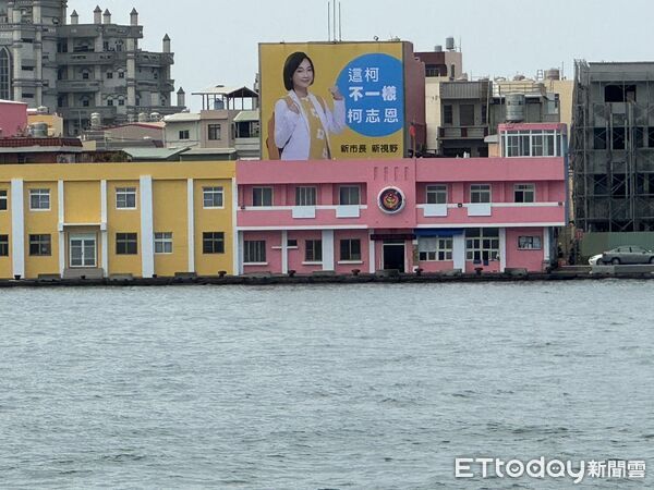 ▲柯志恩在2026高雄市長大選掛看板，正式宣佈起跑             。（圖／柯志恩辦公室提供）