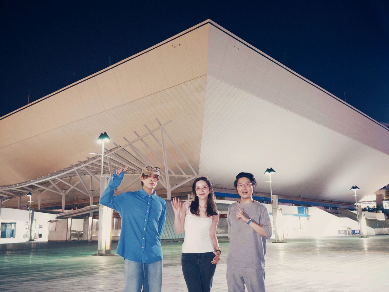 ▲▼告五人出席茶飲品牌香港分店開幕活動。（圖／相信音樂提供）