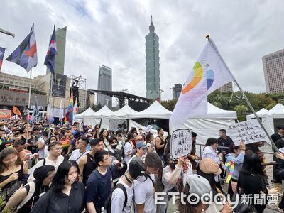 「台灣同志遊行」直擊！近15萬人不畏飄雨參加　180團體響應