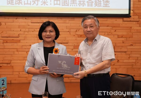 ▲韓中教育基金會、中華民國中韓文化基金會參訪台灣鯛生態園區。（圖／記者游瓊華翻攝）