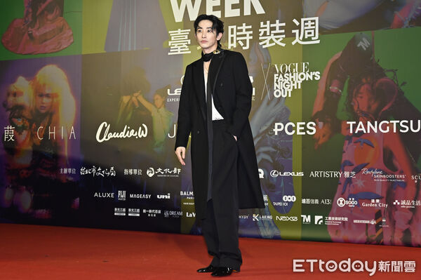 ▲▼李洙赫出席《2025 臺北時裝週》跨界時尚大秀。（圖／記者李毓康攝）