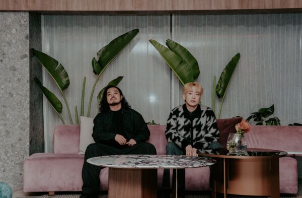 ▲▼▲▼Creepy Nuts逛夜市文化衝擊　：滷味什麼都賣！ 。（圖／Hiroya Brian提供）