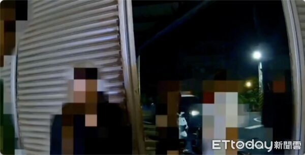 ▲警方抵達現場，控制場面             。（圖／記者吳奕靖翻攝）