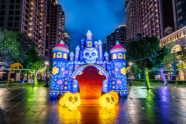 ▲「2025桃園萬聖城」今（25日）至11月2日在桃園藝文廣場和藝文綠園道登場。（圖／桃園市觀旅局提供）