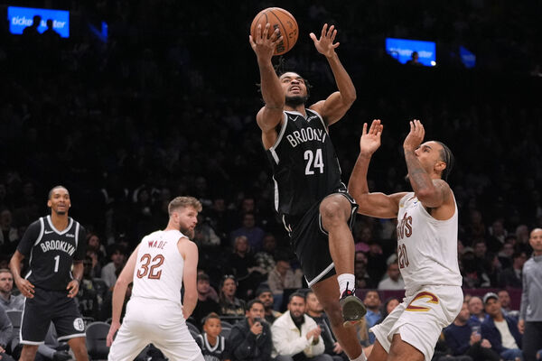 ▲騎士米歇爾、籃網湯瑪斯。（圖／達志影像／美聯社）