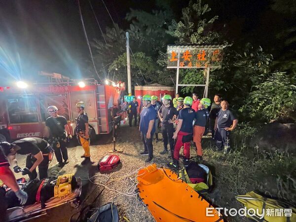 ▲▼南投縣水里鄉台21線與頂安路口今日凌晨發生民眾墜谷意外。（圖／記者高堂堯翻攝）