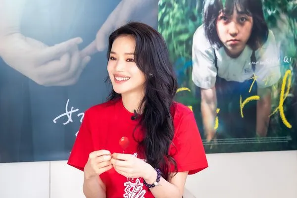 ▲專訪舒淇執導電影得獎，左為主持人方念華。（圖／TVBS）