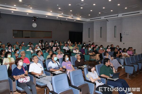 ▲▼   桃城文學什光紀嘉義閱讀盛事 吳明賢院長回嘉開講  。（圖／嘉義市政府提供）