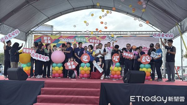 ▲「2025虎尾毛巾節」於高鐵特區熱鬧登場，民眾逛展摸毛巾，感受柔軟生活美學。（圖／記者游瓊華翻攝）