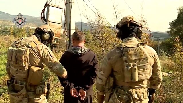 ▲▼3名中國人「非法購買2公斤鈾」落網！　喬治亞政府公布拘捕畫面。（圖／翻攝X）