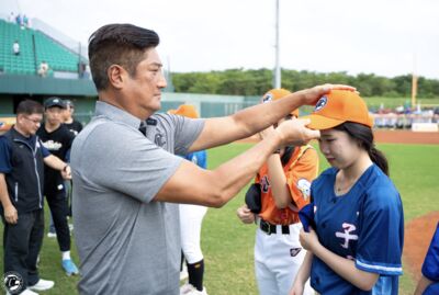 中信盃黑豹旗／辜仲諒開幕宣布好消息　年底邀甲子園球隊來台