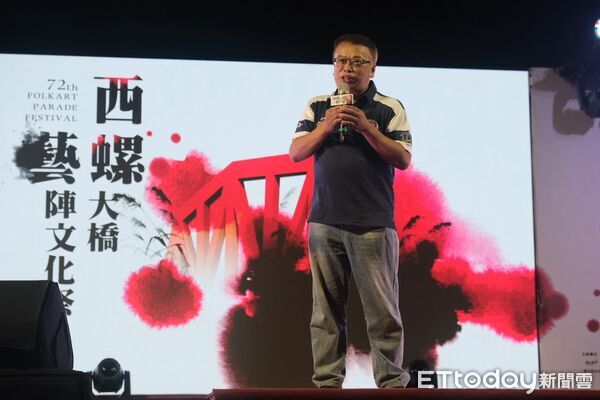 ▲雲林文化炸出國際光彩！西螺大橋藝陣祭火舞、官將、煙火連番上演。（圖／記者游瓊華翻攝）