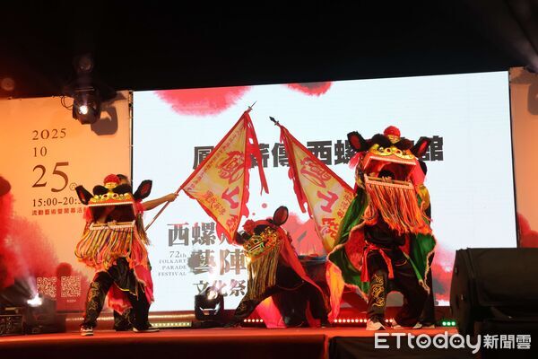 ▲雲林文化炸出國際光彩！西螺大橋藝陣祭火舞、官將、煙火連番上演。（圖／記者游瓊華翻攝）