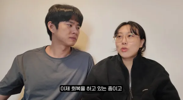 外送稿用　▲▼韓百萬YTR生雙胞胎後「大量出血」　昏厥10次。（圖／翻攝自YouTube／엔조이커플enjoycouple）