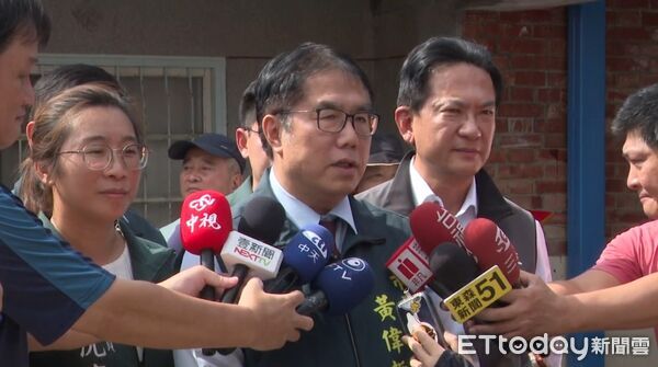 ▲黃偉哲針對非洲豬瘟一事表示：現在的情形已經從匆匆忙忙，若再守不住就會變成連滾帶爬。（圖／記者林東良翻攝）