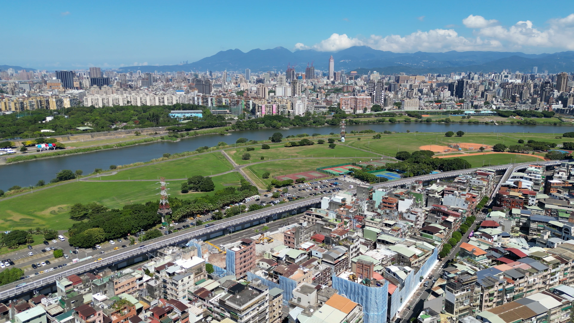 ▲▼永和,大陳社區,公辦都更,仁愛公園,綠寶石河濱公園,台北市一橋之隔,空拍。（圖／ETtoday資料照）
