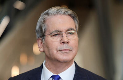 美中貿易戰降溫！美不課中國100%關稅　北京延後管制稀土、買黃豆