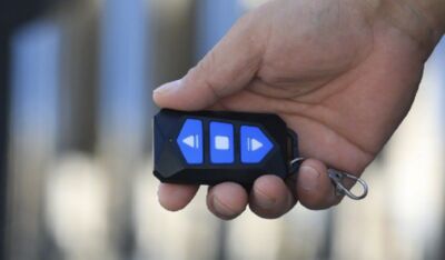 陸「萬能遙控器」流竄　配對解碼便能破解社區商場停車場鐵捲門