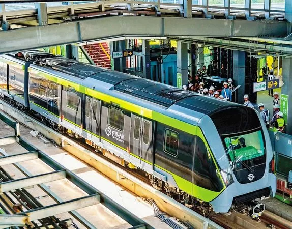 桃園捷運每天約有12萬人次搭乘，重要性越來越高。（翻攝桃園事臉書粉專）