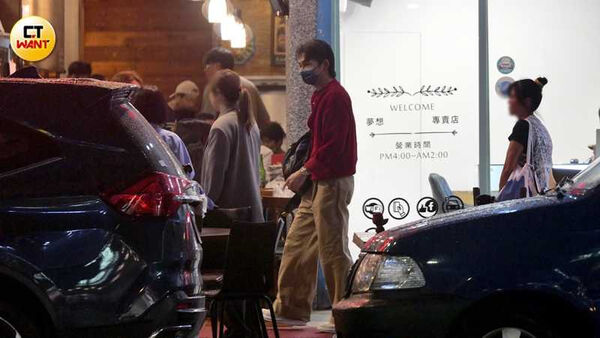 直擊／韓星李廷鎮為挺温昇豪來台　李進良招待海鮮美食感受夜生活