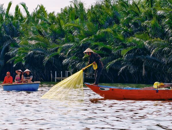 ▲▼會安椰子船。（圖／部落客混血珊莎的奇幻旅程授權提供）
