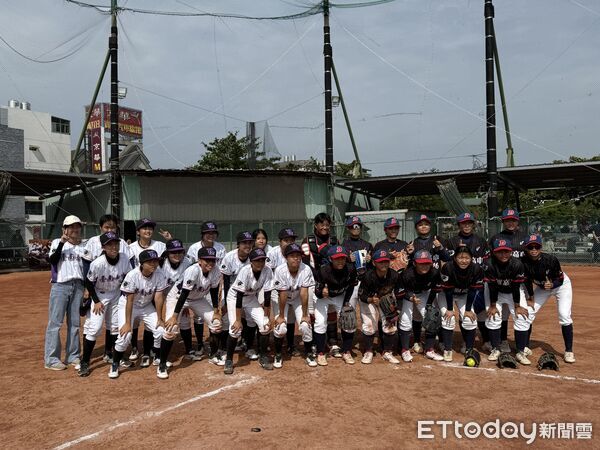 ▲▼台南女中隊史首戰薛羽岑、蔡宜恩。（圖／記者楊舒帆攝）