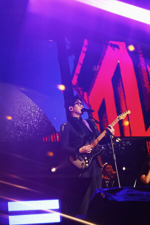 ▲▼品冠親手製作兩把油紙傘。（圖／種子音樂提供）