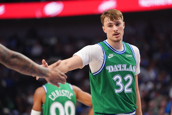 ▲獨行俠選秀狀元弗拉格寫下「黑曼巴」布萊恩之後唯一神紀錄。（圖／達志影像／美聯社）